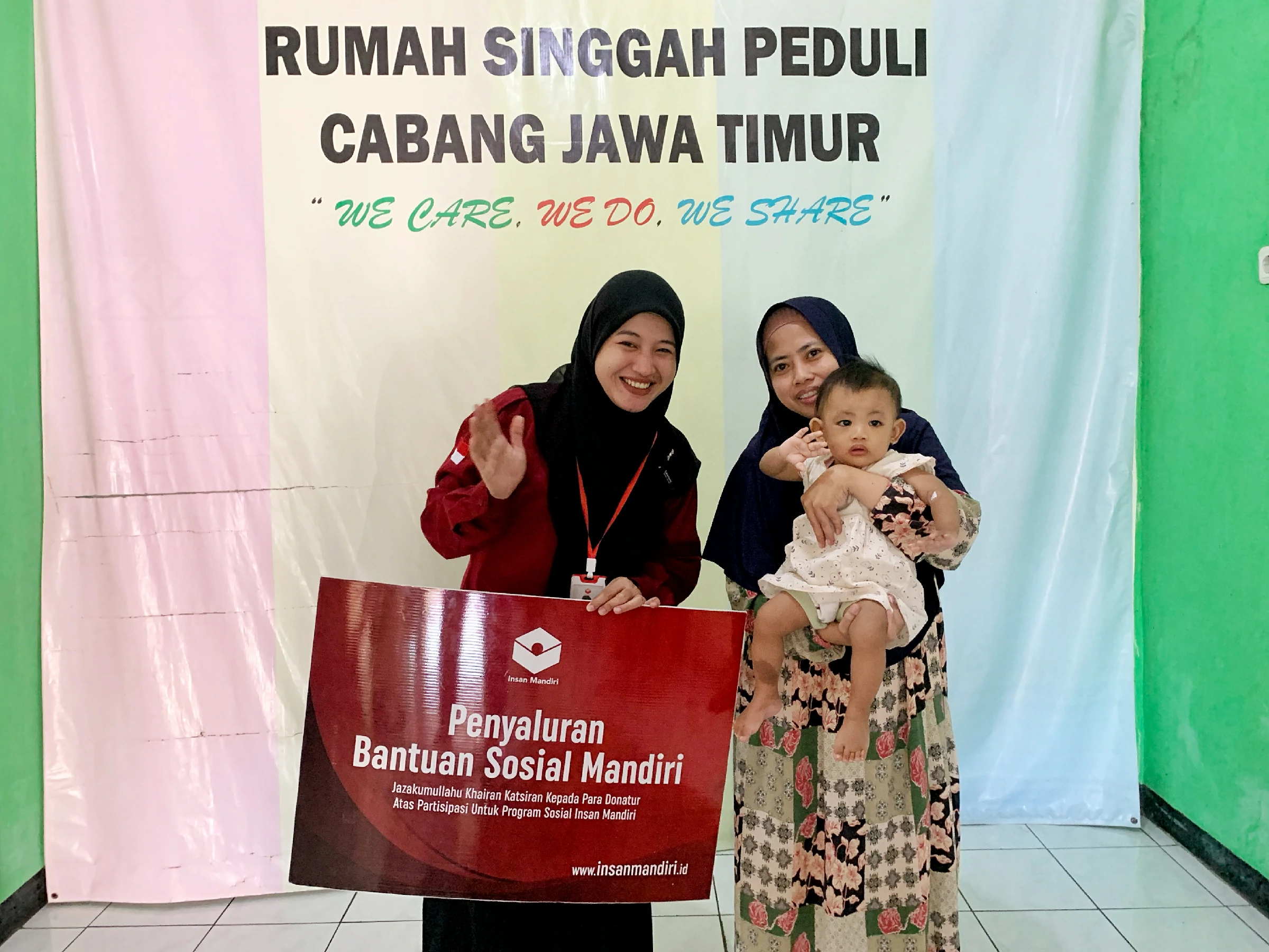 Salurkan Bantuan untuk Kesembuhan Hadsiqa