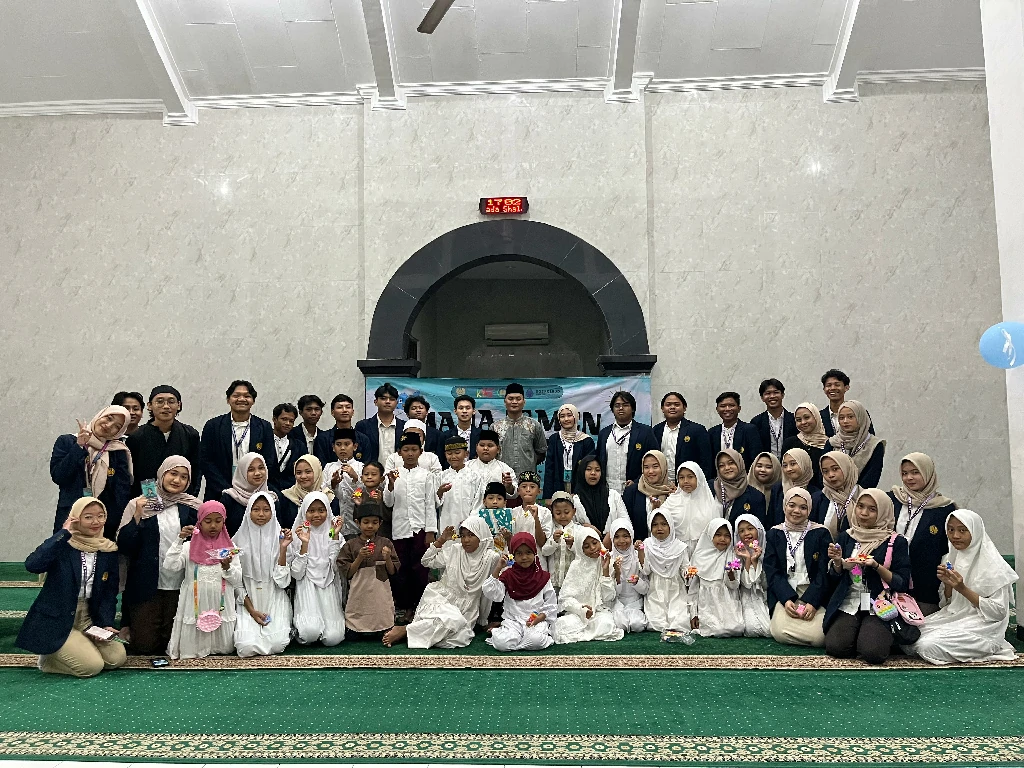 Kolaborasi Insan Mandiri dan Mahasiswa Manajemen UNESA: Berbagi Kebahagiaan Ramadhan di Panti Asuhan Al-Muttaqin