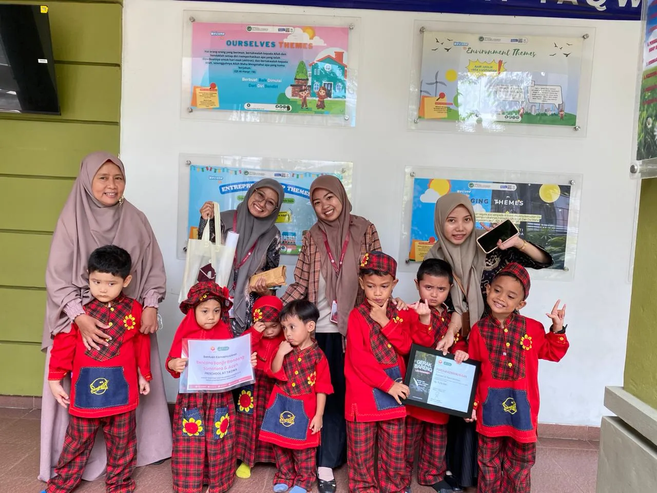 Preschool At Taqwa Salurkan Donasi untuk Penyintas Banjir Aceh dan Sumatera melalui Insan Mandiri