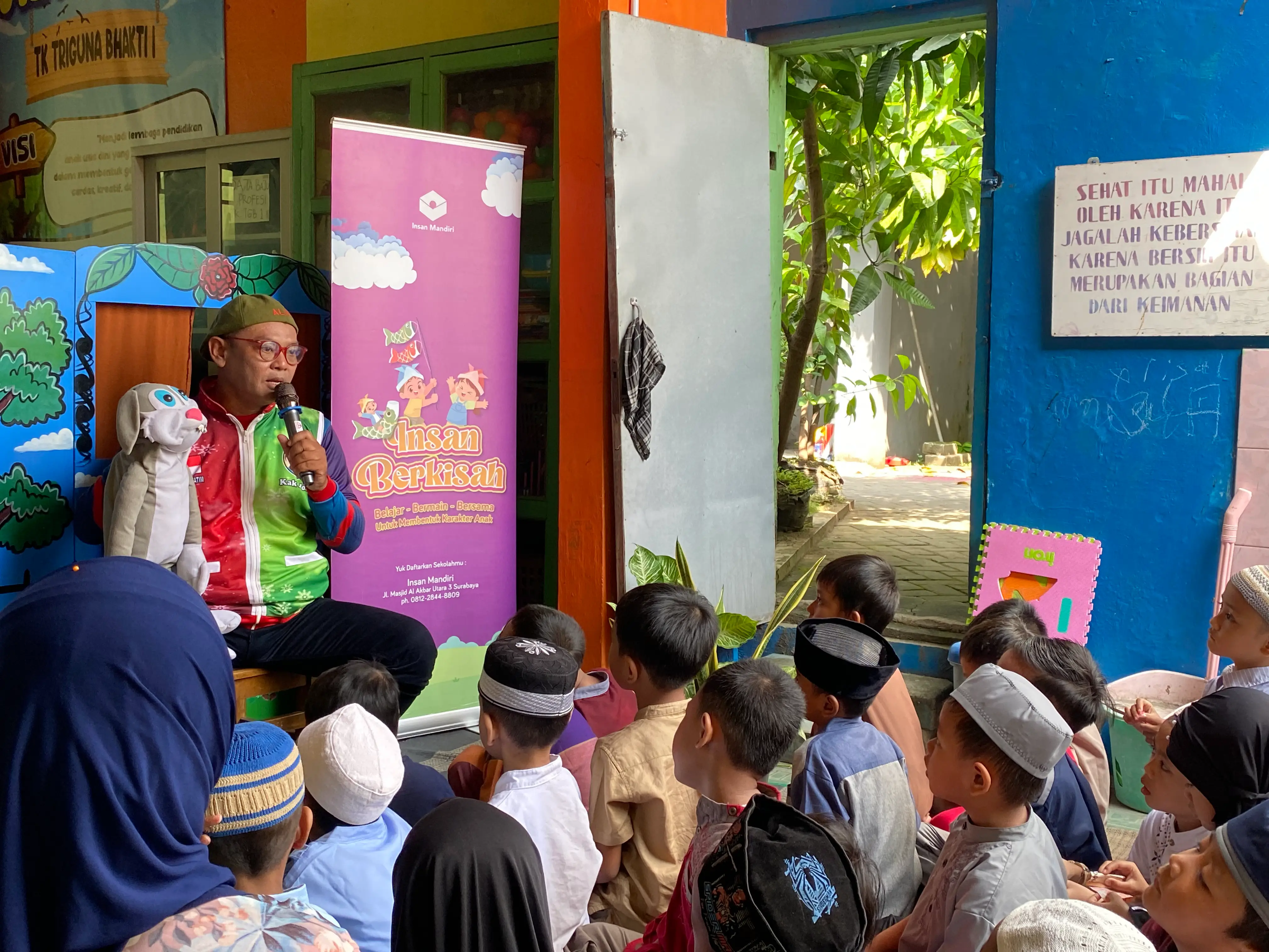 Insan Berkisah di TK Triguna Bhakti Surabaya Hadirkan Edukasi Ceria untuk Anak