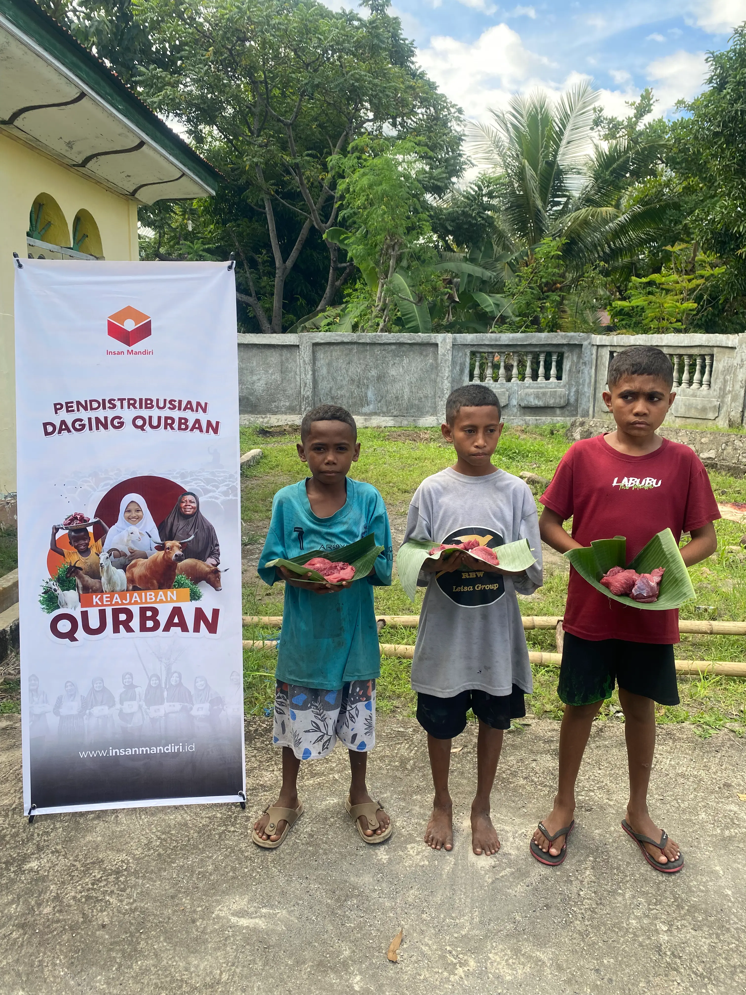 Kehangatan Kurban di Pelosok Alor, Insan Mandiri Hadirkan Kebahagiaan untuk Kampung Muallaf