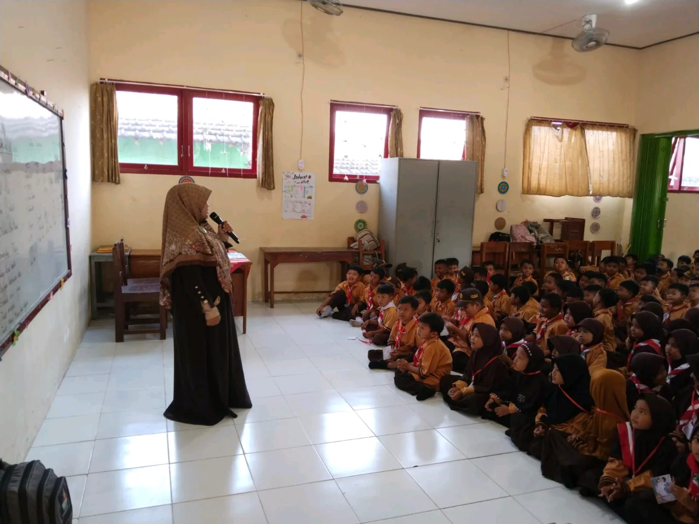Insan Berkisah Hadir di SDN Sumbercangkring Kediri, MPLS Jadi Lebih Seru dan Bermakna