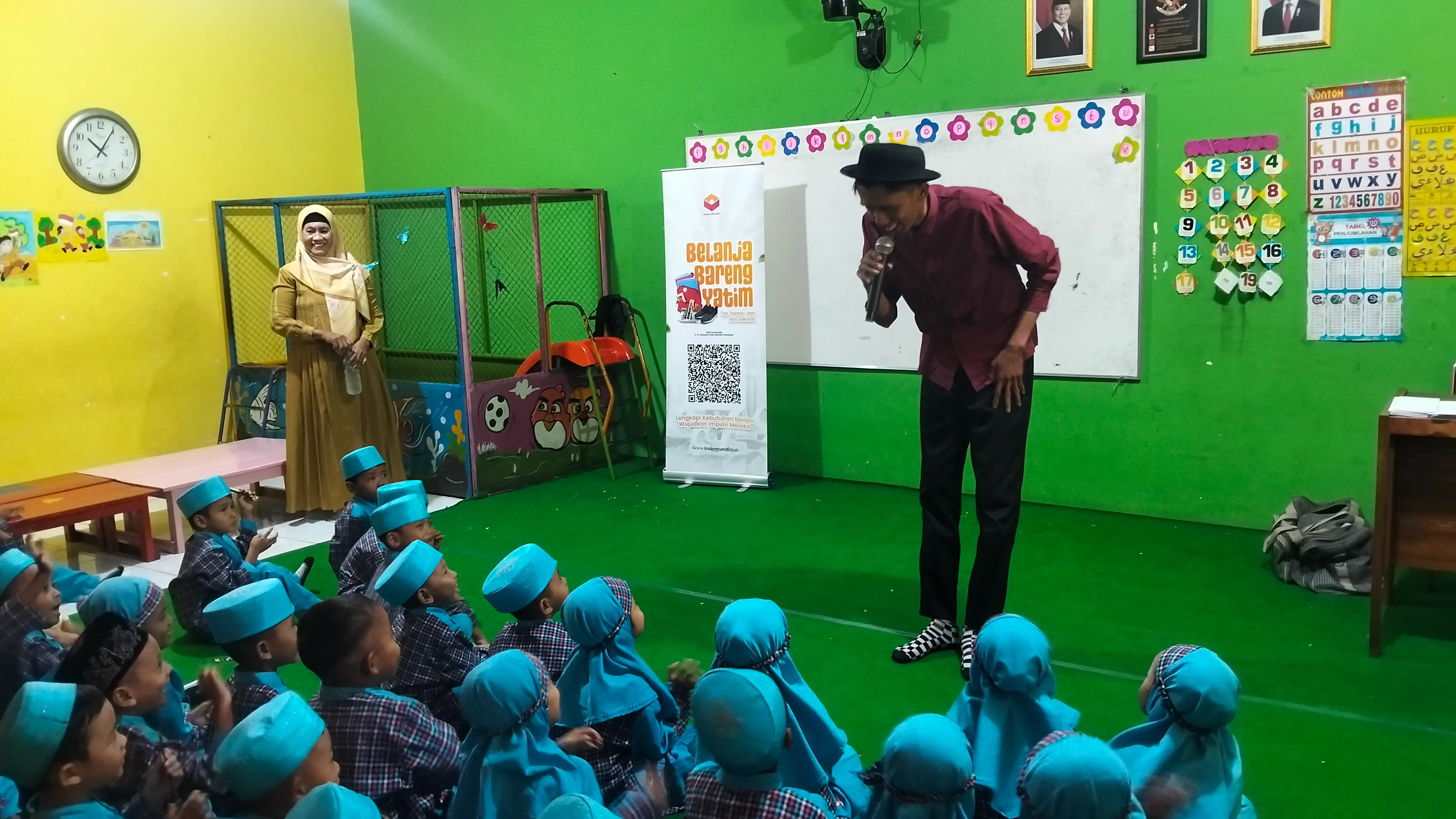 Insan Berkisah Meriahkan MPLS TK DWP Pabean 2 Surabaya dengan Dongeng, Sulap, dan Edukasi Karakter