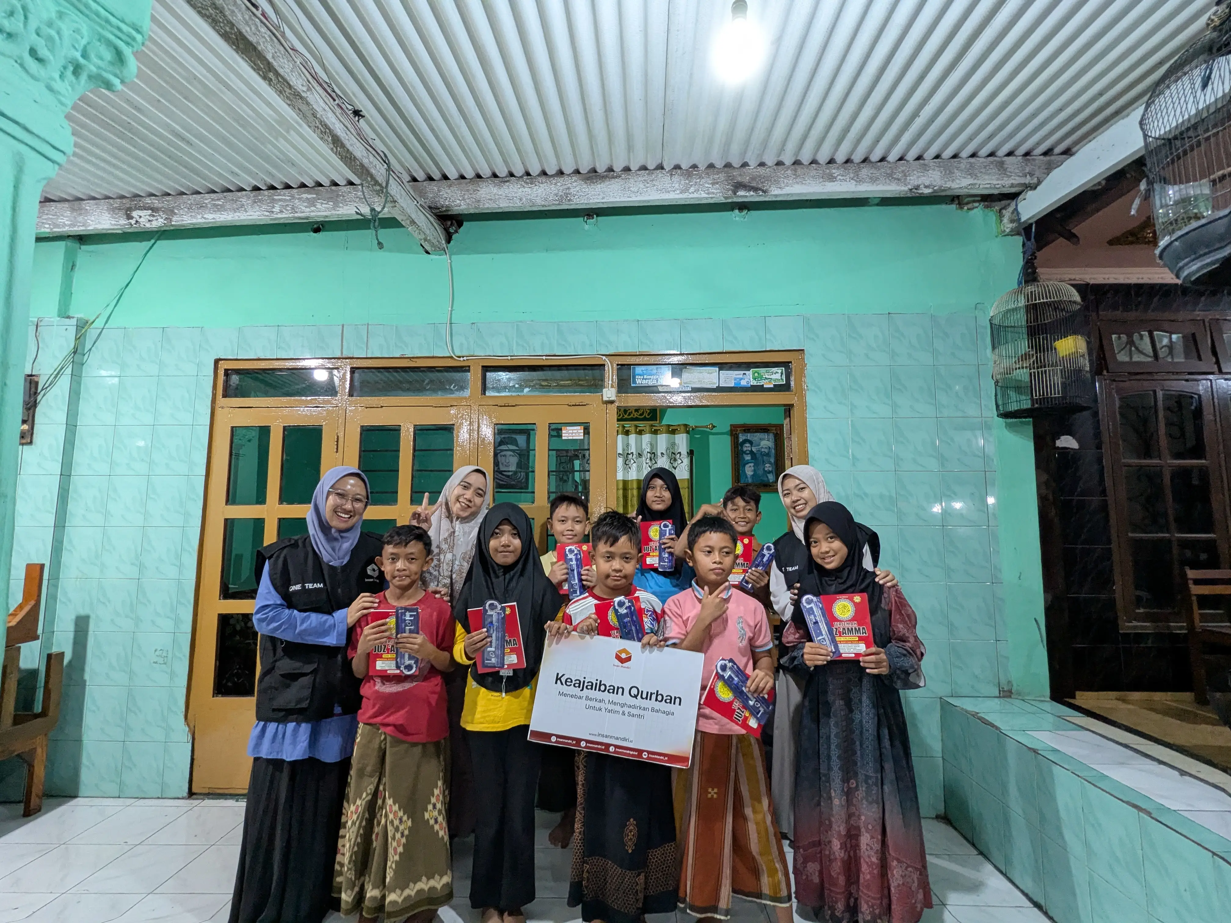 Kunjungan Insan Mandiri ke Rumah Belajar Tanggungan Tulangan Sidoarjo, Tebar Semangat Belajar Anak