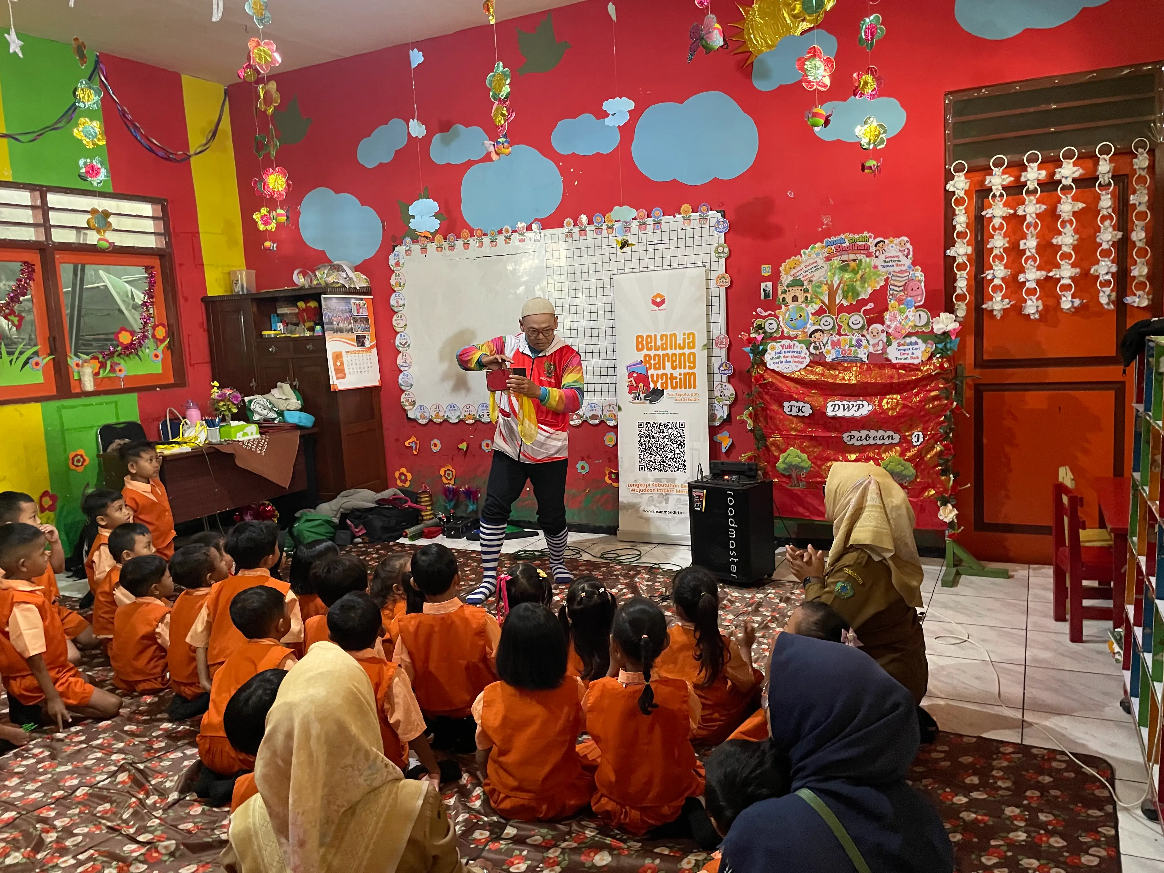 Keceriaan Insan Berkisah di TK DWP Pabean 1 Surabaya, Sambut Tahun Ajaran Baru dengan Penuh Imajinasi
