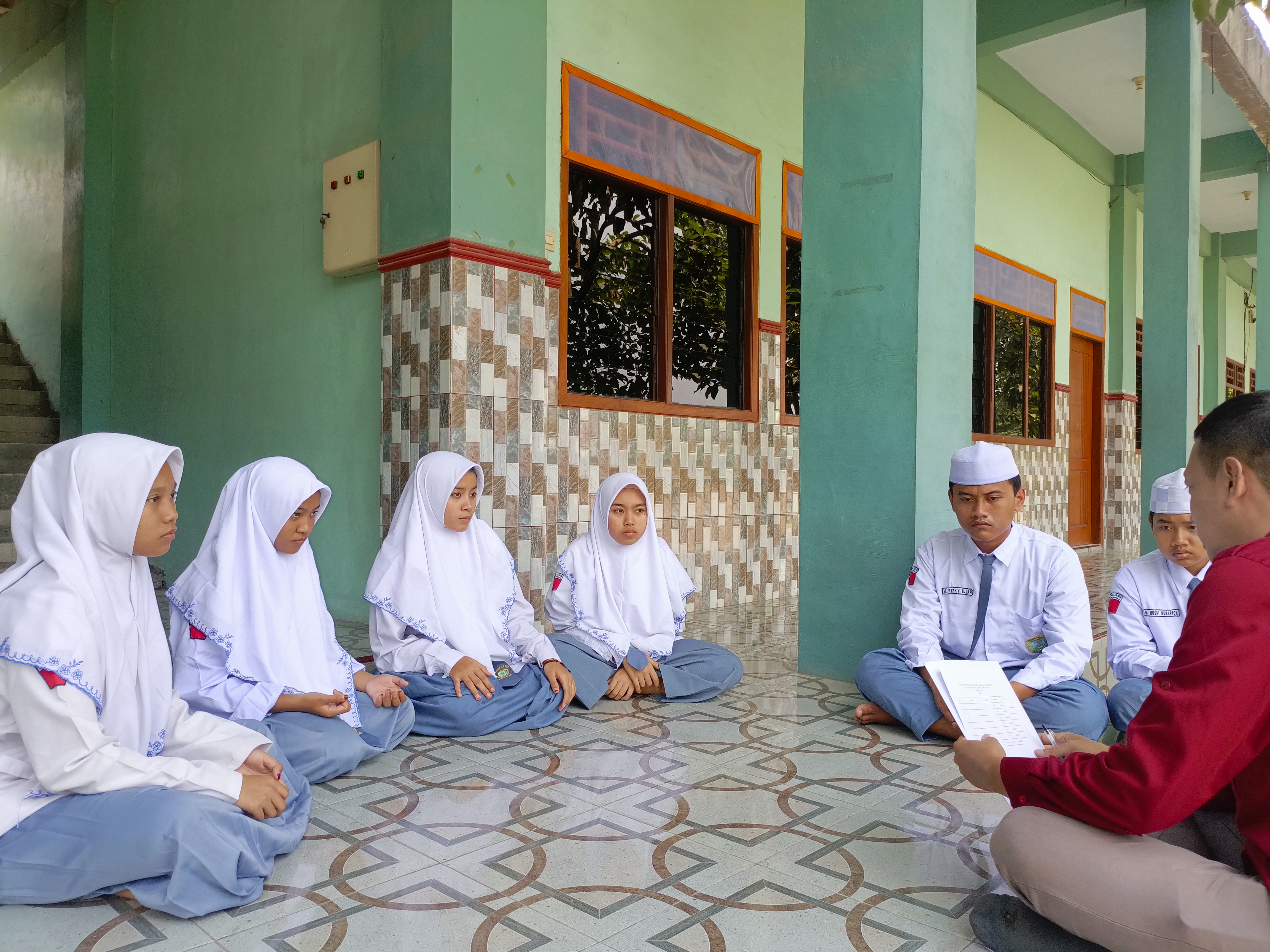 PLN Nusantara Power Services Berkolaborasi Dengan Insan Mandiri Salurkan Bantuan Pendidikan untuk Santri Ma’had An-Nur