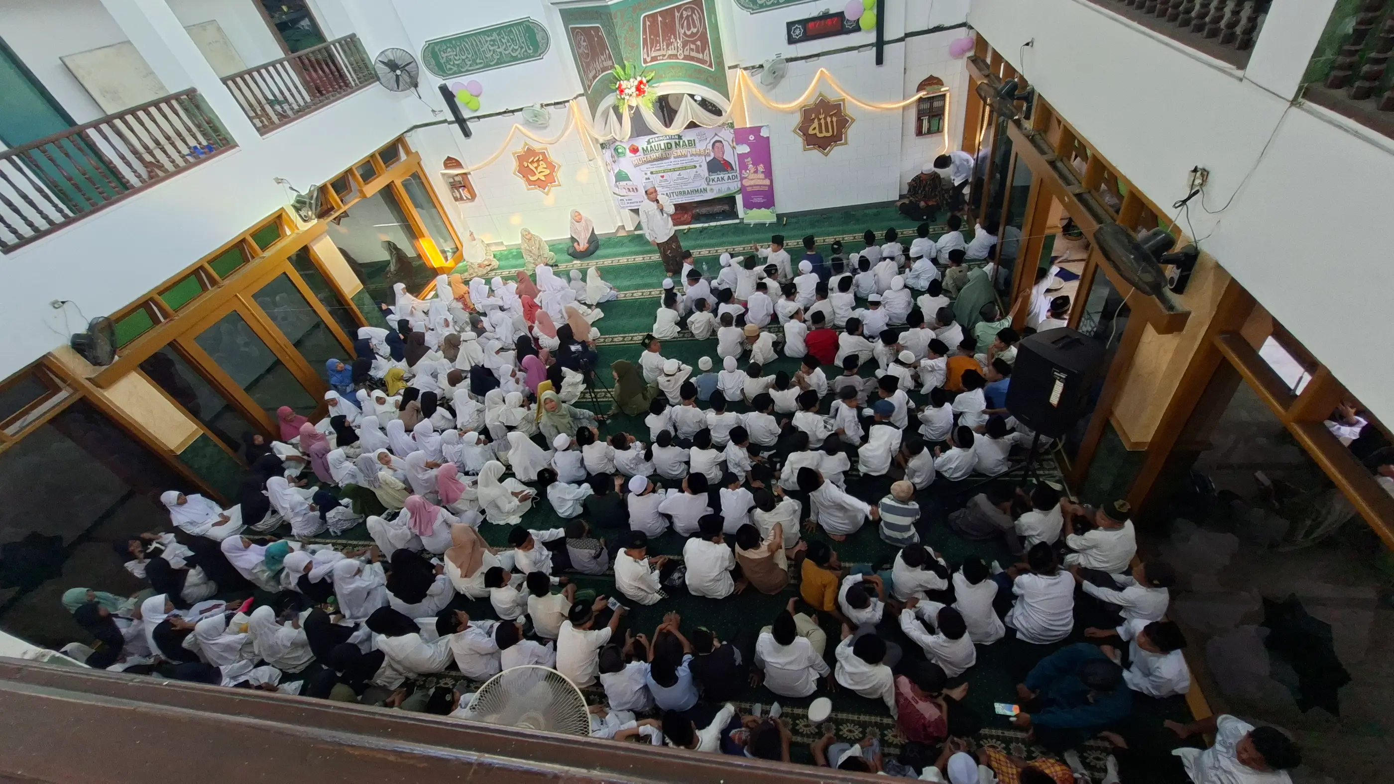 Insan Berkisah di MI Baiturrahman Ajak Siswa Teladani Akhlak Rasulullah dan Peduli Sesama