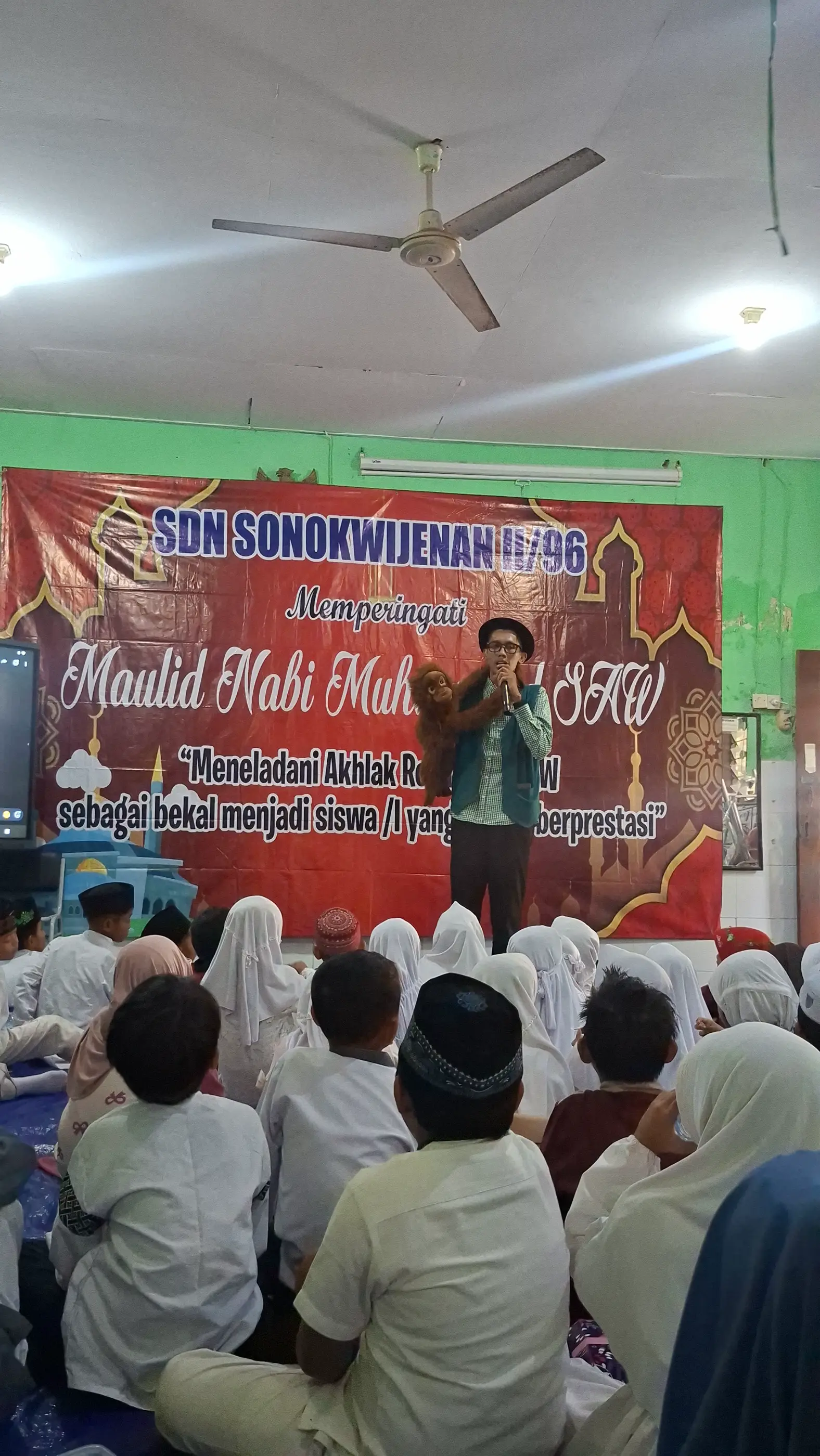 Insan Berkisah Semarakkan Maulid Nabi di SDN Sonokwijenan II dengan Edukasi dan Keceriaan
