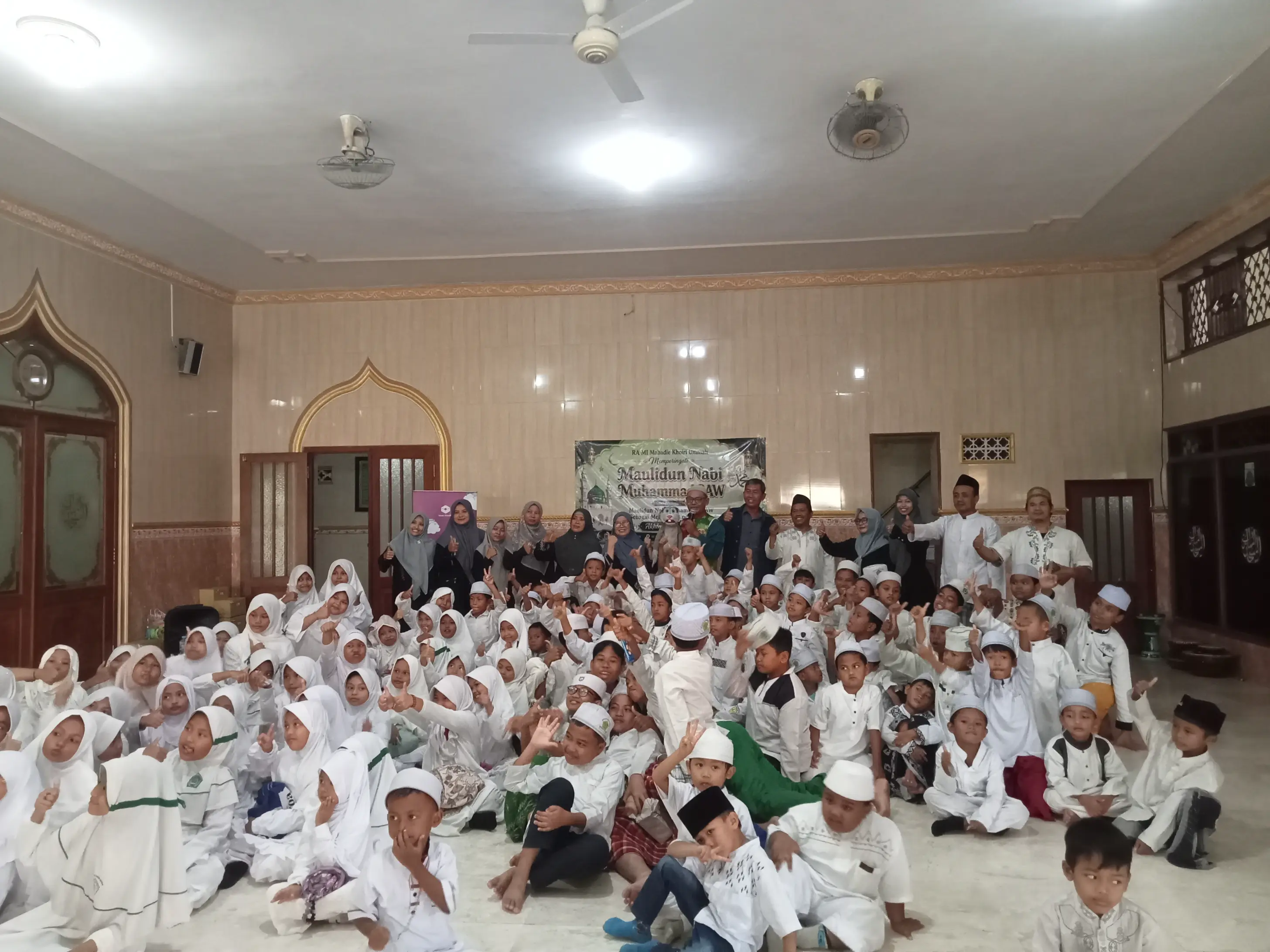Ajak Siswa Teladani Akhlak Rasulullah, Insan Berkisah Hadir di MI Mabadie Khoiri Ummah