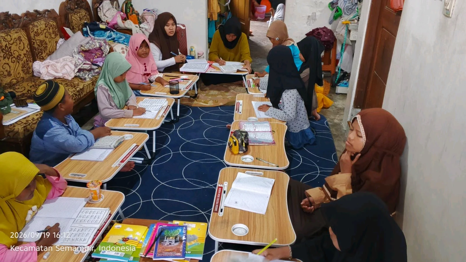 Langkah Kecil Anak-Anak Rumah Belajar Asy-Syahid Menjaga Cinta kepada Al-Qur’an