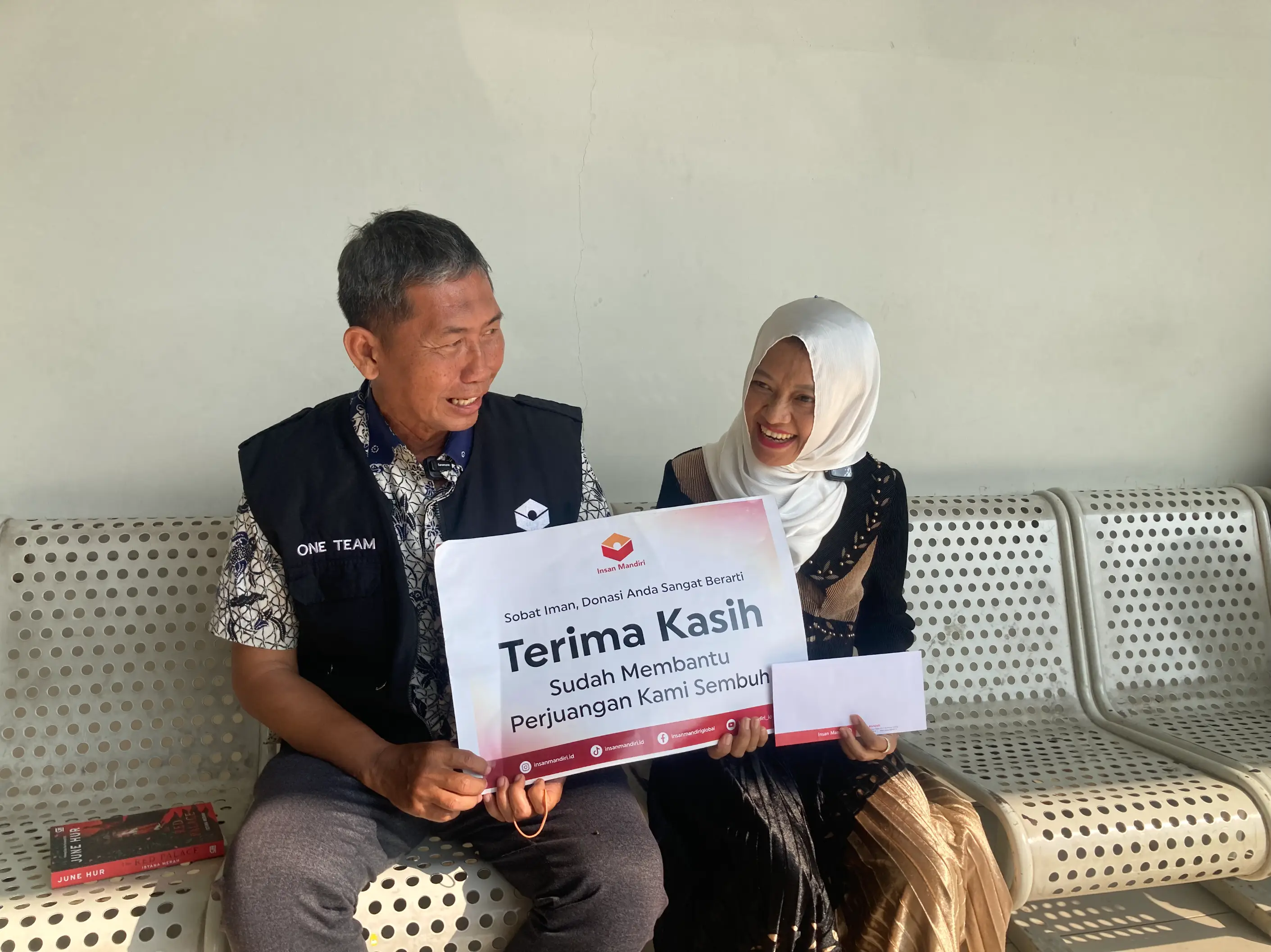 Di Balik Senyum Bu Siti, Insan Mandiri Hadir Menemani Perjuangannya